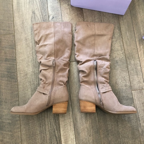 NEW in box Above knee taupe boots - Picture 5 of 9
